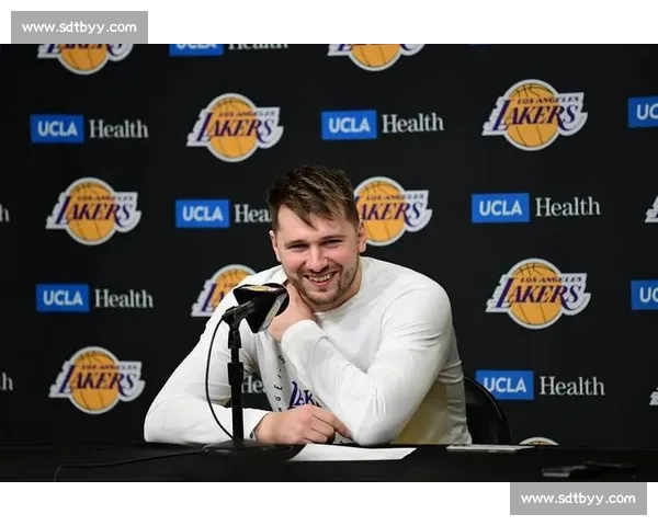 湖人选秀交易落空!小里拒续约 DFS 离队,中锋困局再升级