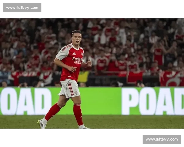 阿森纳加速埃泽转会谈判，卖人困境成引援阻碍